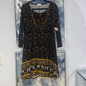 Fit and flare dress with removable gold chain